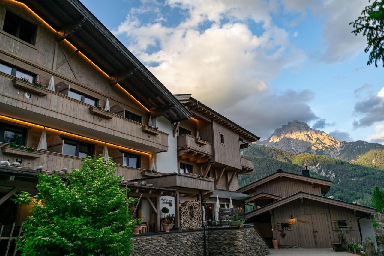 Hotel Landhaus Tirolerherz Sankt Ulrich am Pillersee Bagian luar foto
