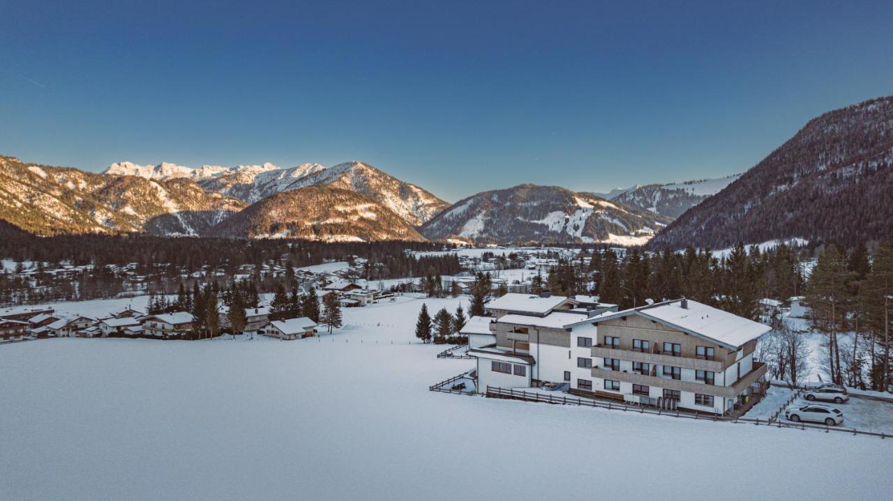 Hotel Landhaus Tirolerherz Sankt Ulrich am Pillersee Bagian luar foto