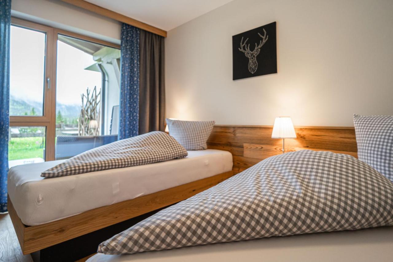Hotel Landhaus Tirolerherz Sankt Ulrich am Pillersee Bagian luar foto