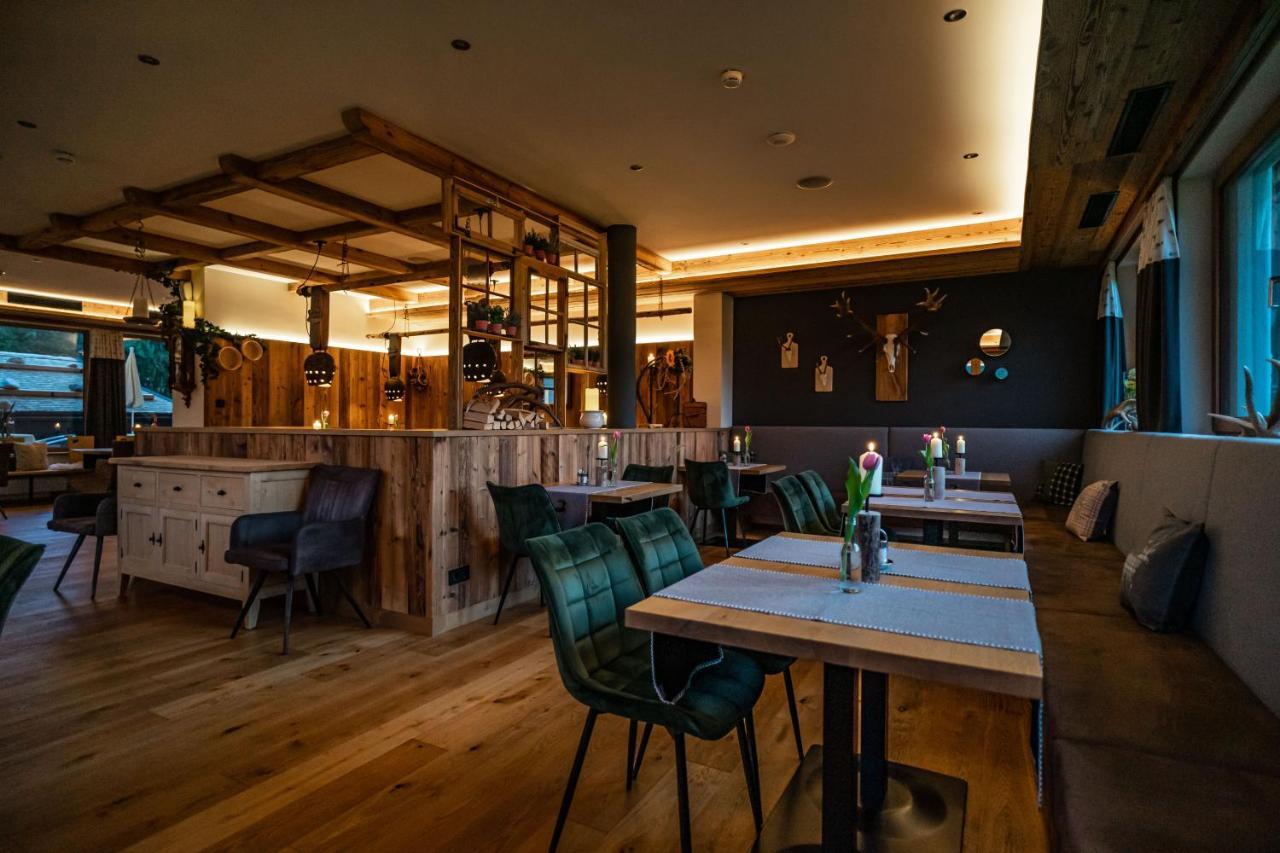 Hotel Landhaus Tirolerherz Sankt Ulrich am Pillersee Bagian luar foto