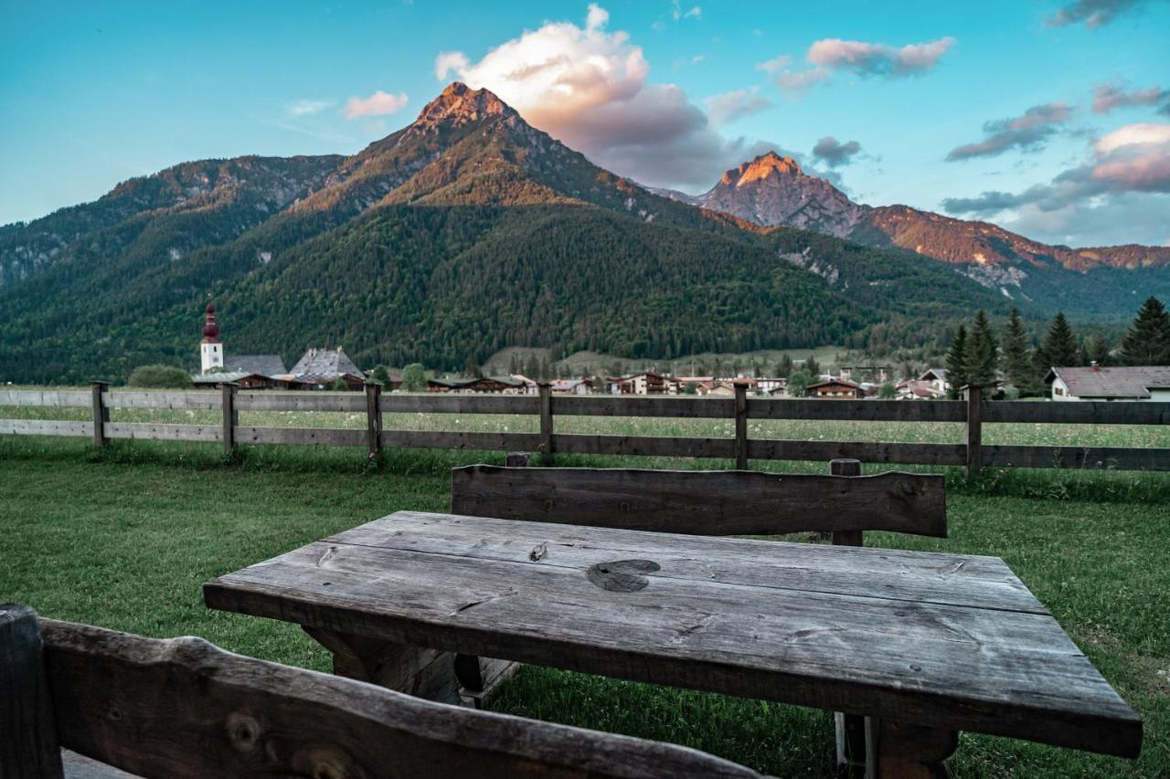 Hotel Landhaus Tirolerherz Sankt Ulrich am Pillersee Bagian luar foto