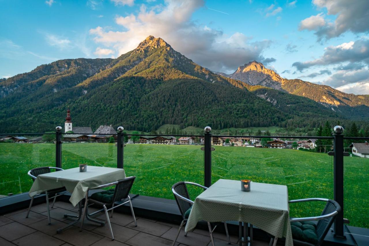 Hotel Landhaus Tirolerherz Sankt Ulrich am Pillersee Bagian luar foto
