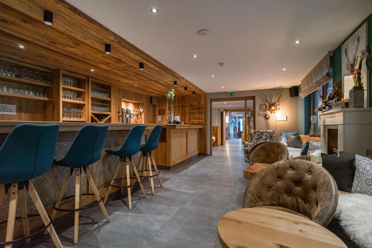 Hotel Landhaus Tirolerherz Sankt Ulrich am Pillersee Bagian luar foto