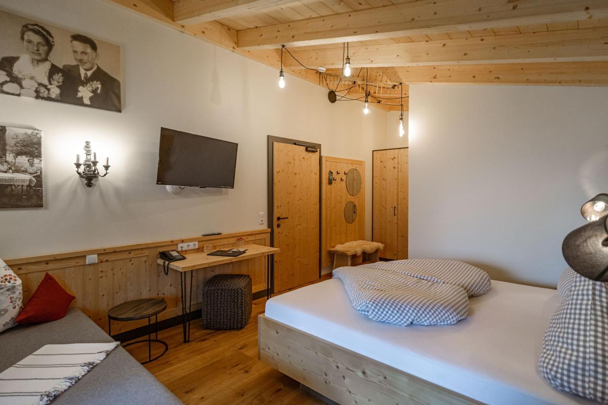 Hotel Landhaus Tirolerherz Sankt Ulrich am Pillersee Ruang foto