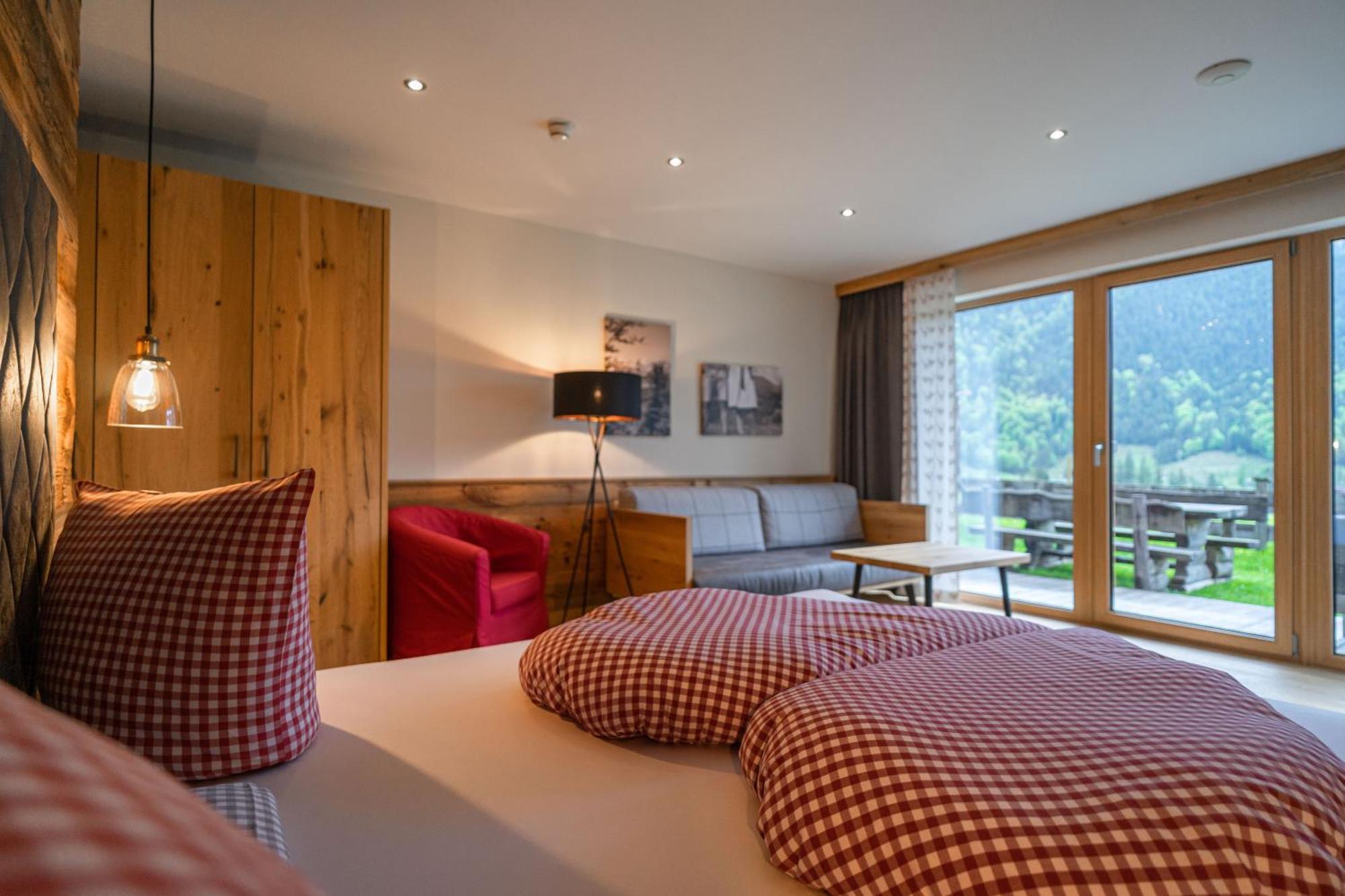 Hotel Landhaus Tirolerherz Sankt Ulrich am Pillersee Ruang foto