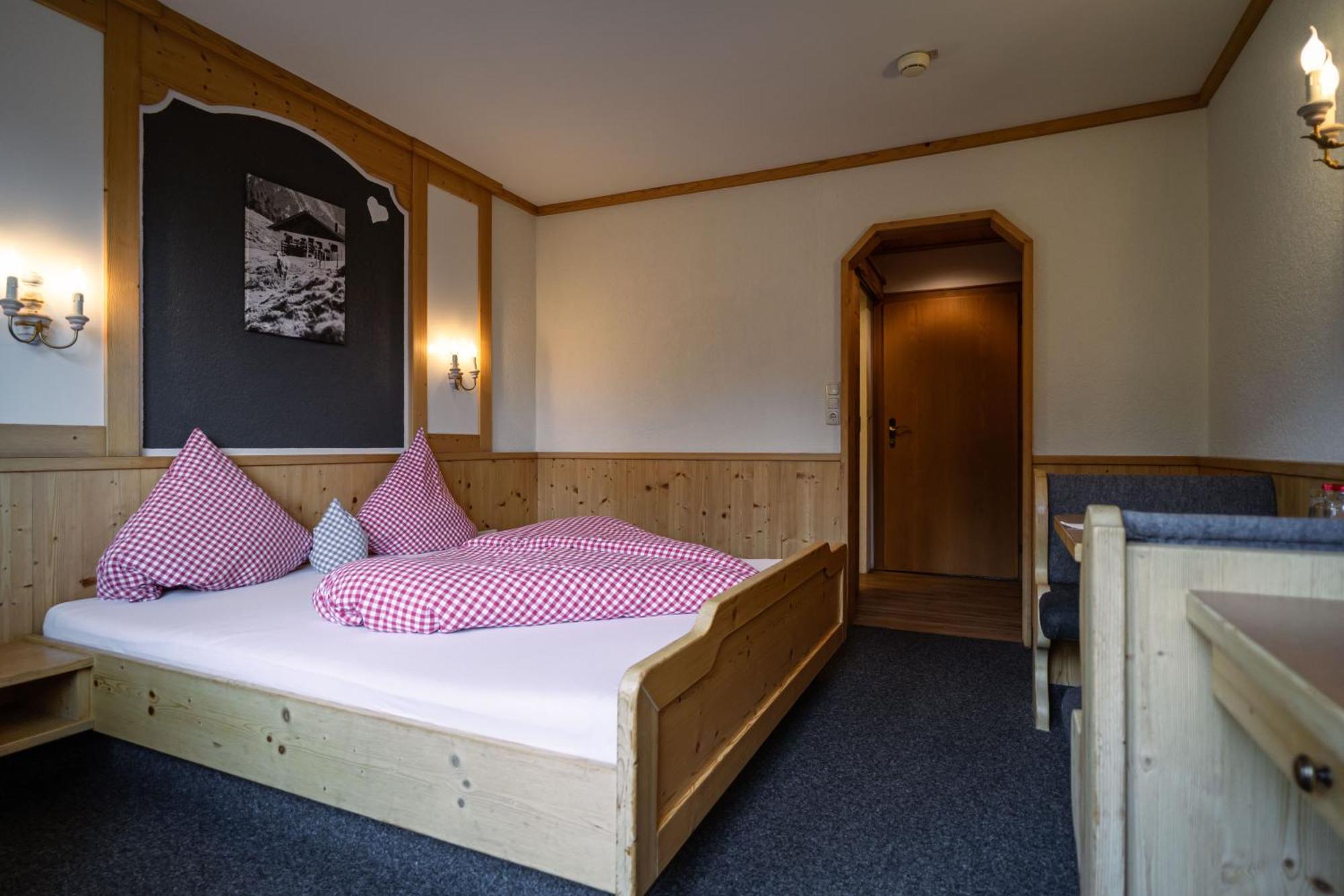 Hotel Landhaus Tirolerherz Sankt Ulrich am Pillersee Ruang foto